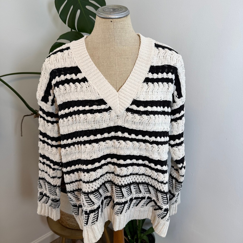 Universal Thread‎ Sweater Womens L Cream Black Striped V-Neck Chunky Cable Knit